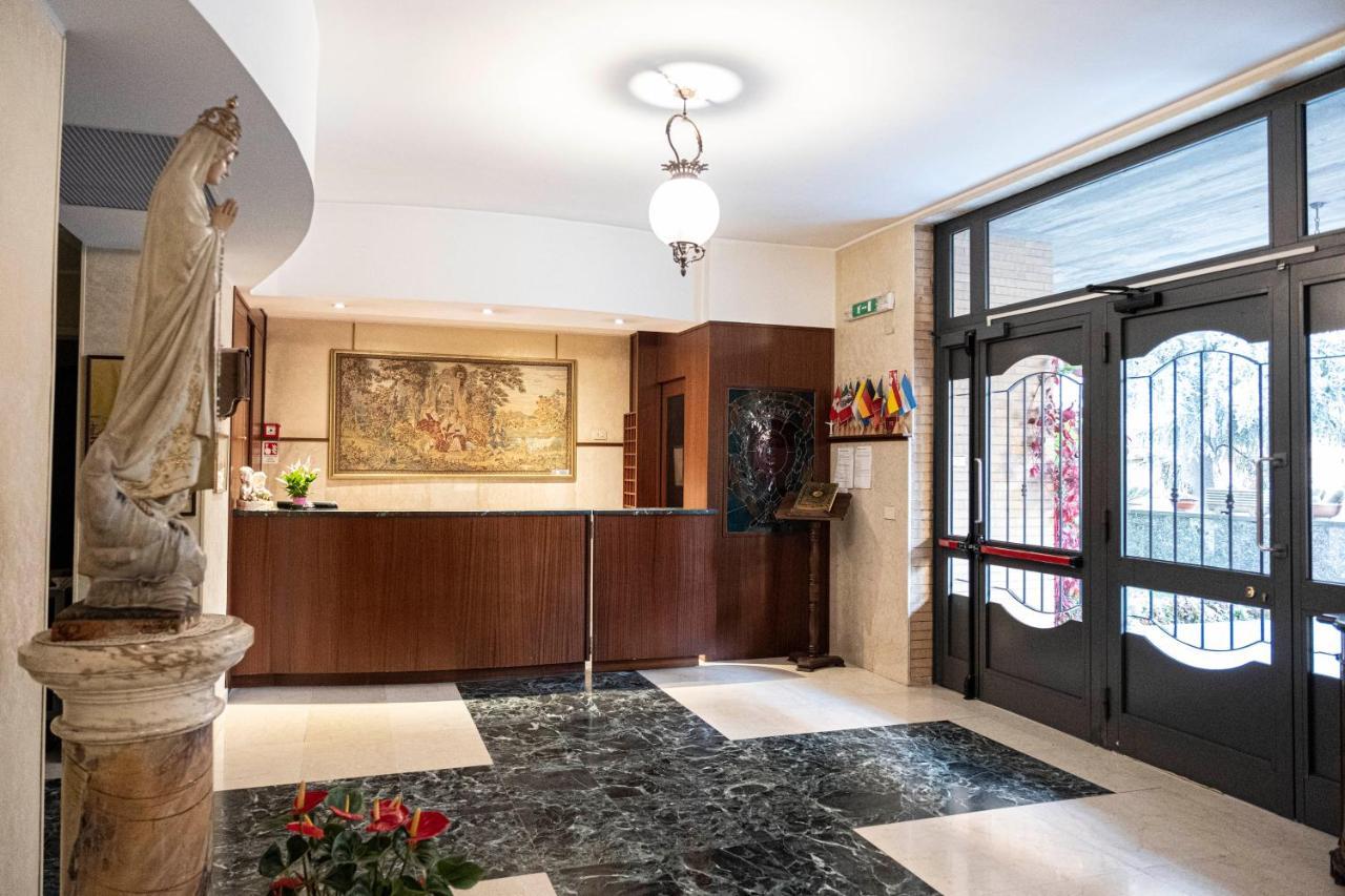 Villa Fatima, Casa Per Ferie Рим Екстериор снимка