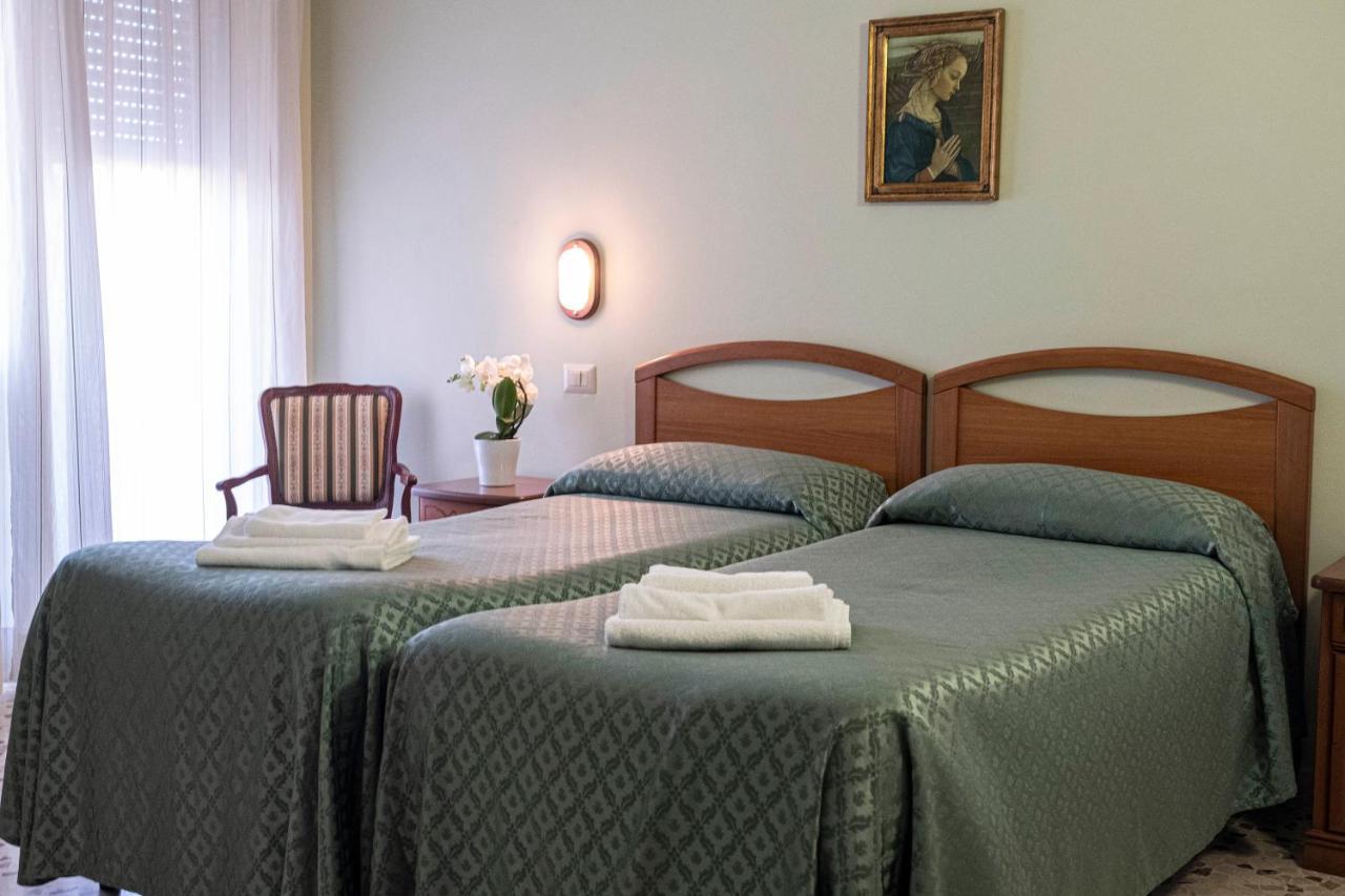 Villa Fatima, Casa Per Ferie Рим Екстериор снимка