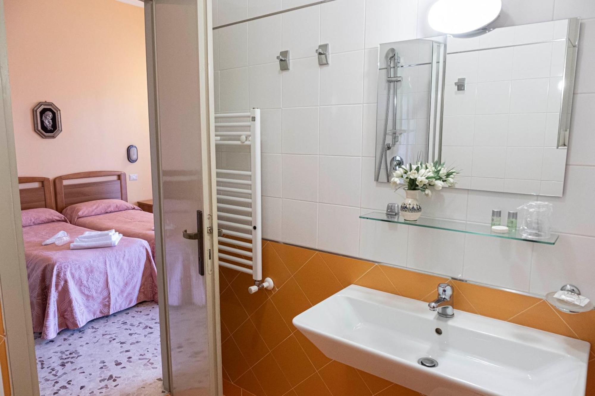 Villa Fatima, Casa Per Ferie Рим Екстериор снимка